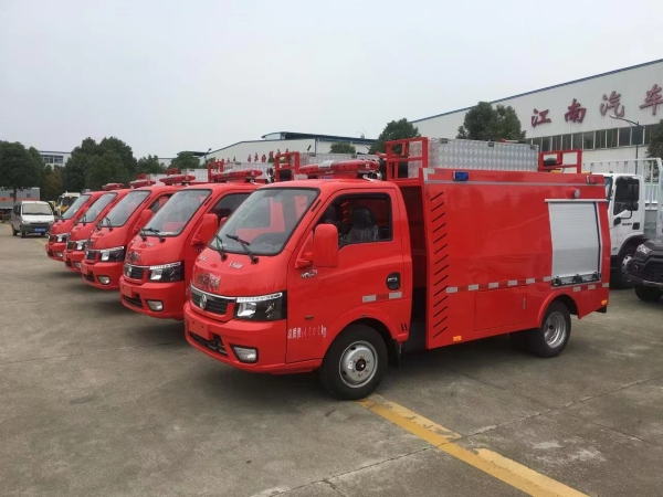 東風(fēng)途逸1噸水罐消防車(chē)|藍(lán)牌消防車(chē)