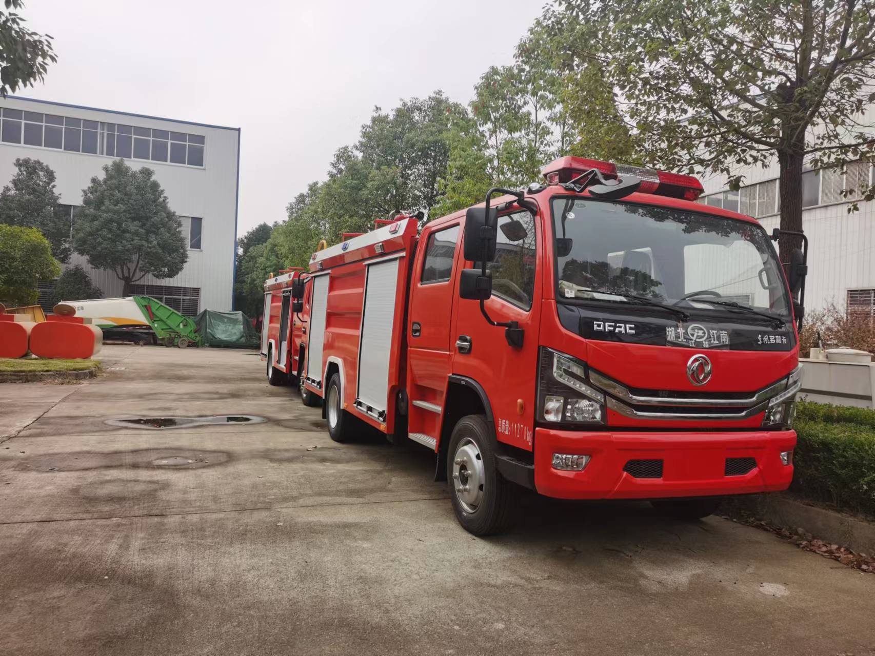 東風多利卡5噸水罐消防車